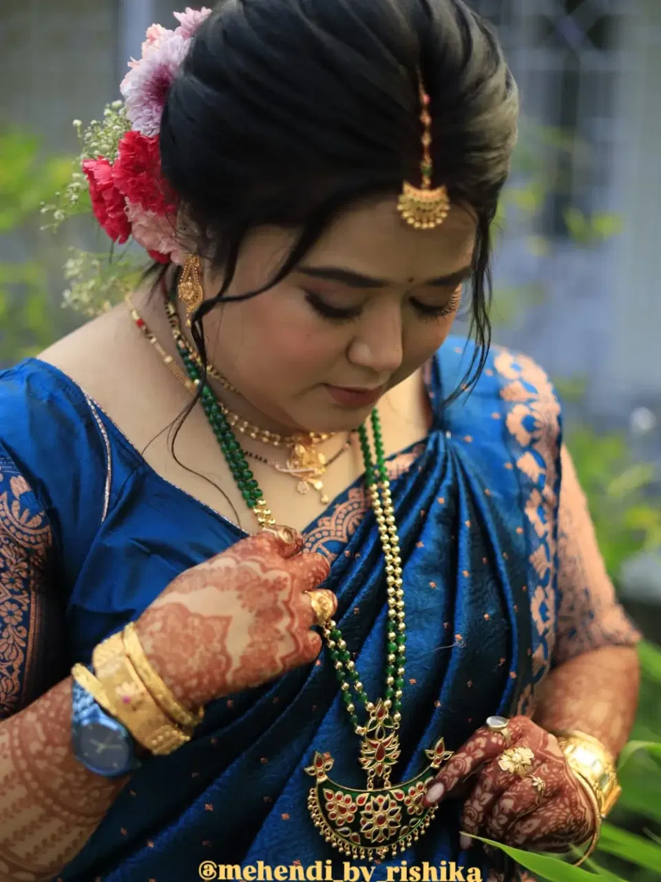 Simple Back Hand Mehndi Design with Jaal