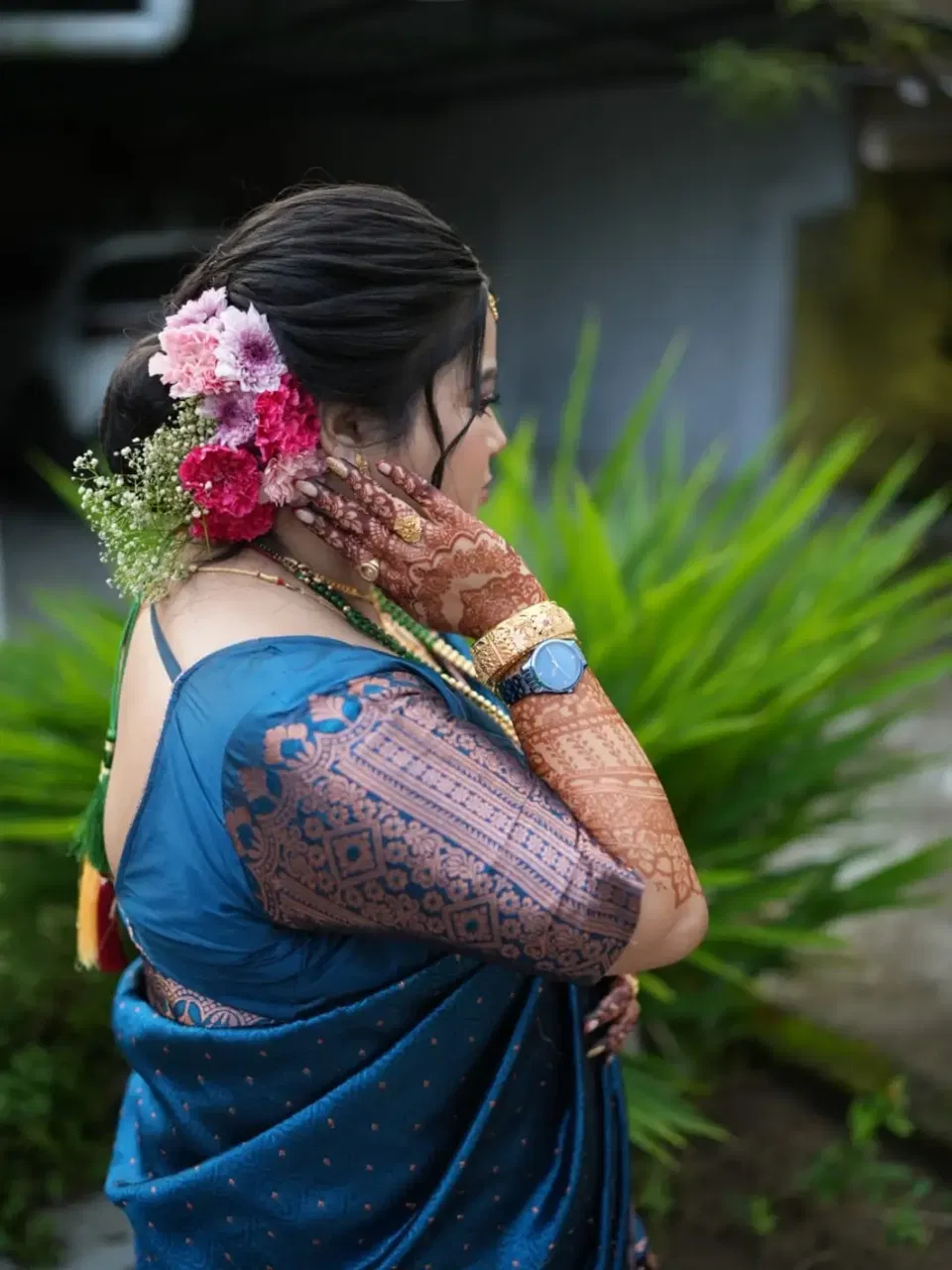 Simple Back Hand Mehndi Design with Jaal (2)