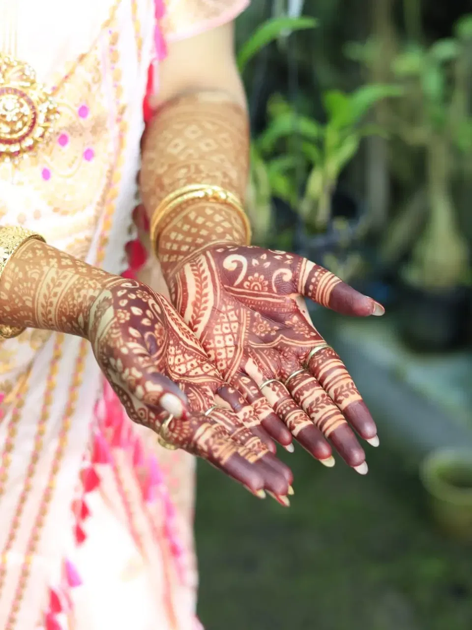 Front Hand Mehndi Design (2)