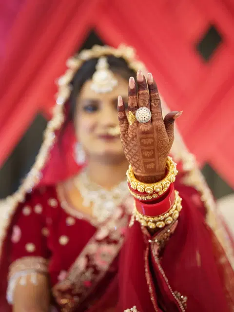 bridal back hand mehndi design