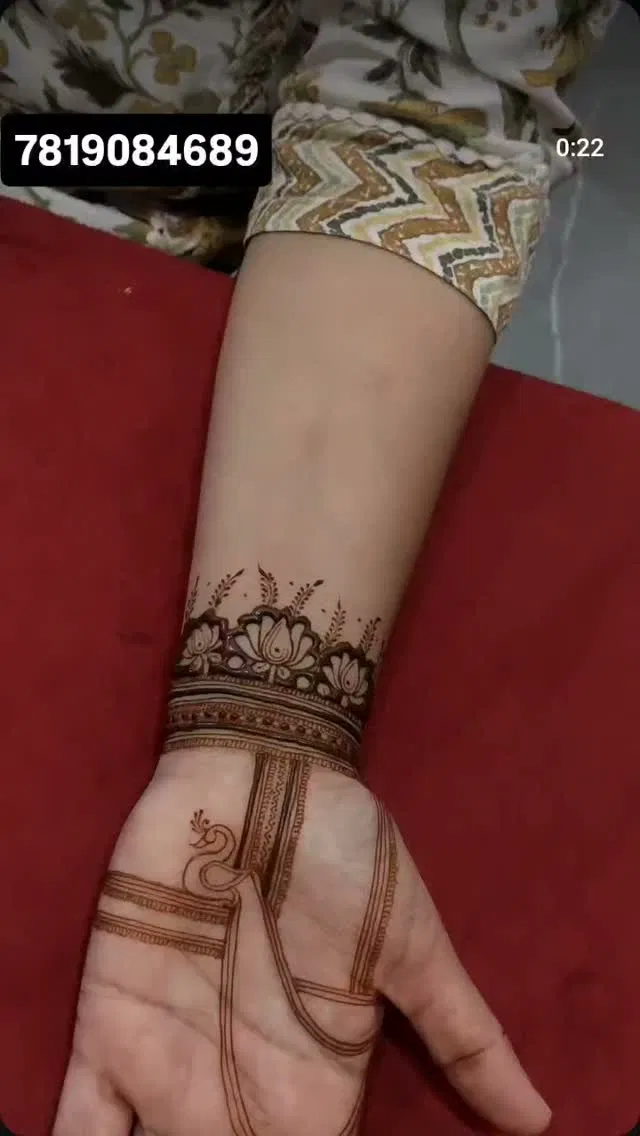 Aesthetic Mehndi Design with Lotus