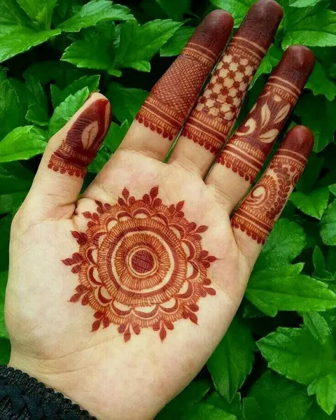 arabic circle front hand mehndi design