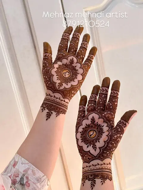 front hand mehndi design