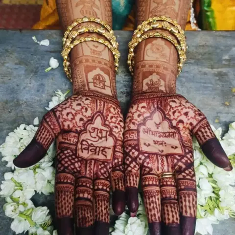 figure mehndi design