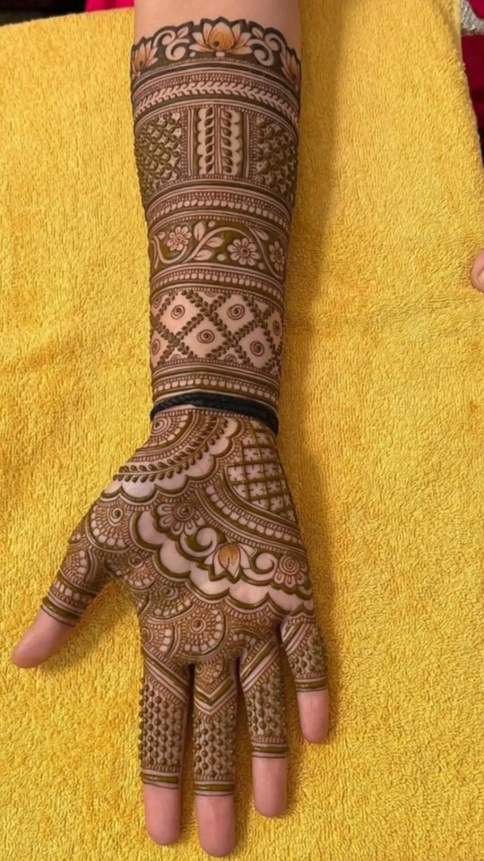 Bridal Indian Front Hand Mehndi Design for Engagement (2)