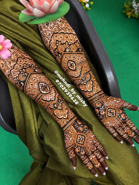 full hand mehndi design