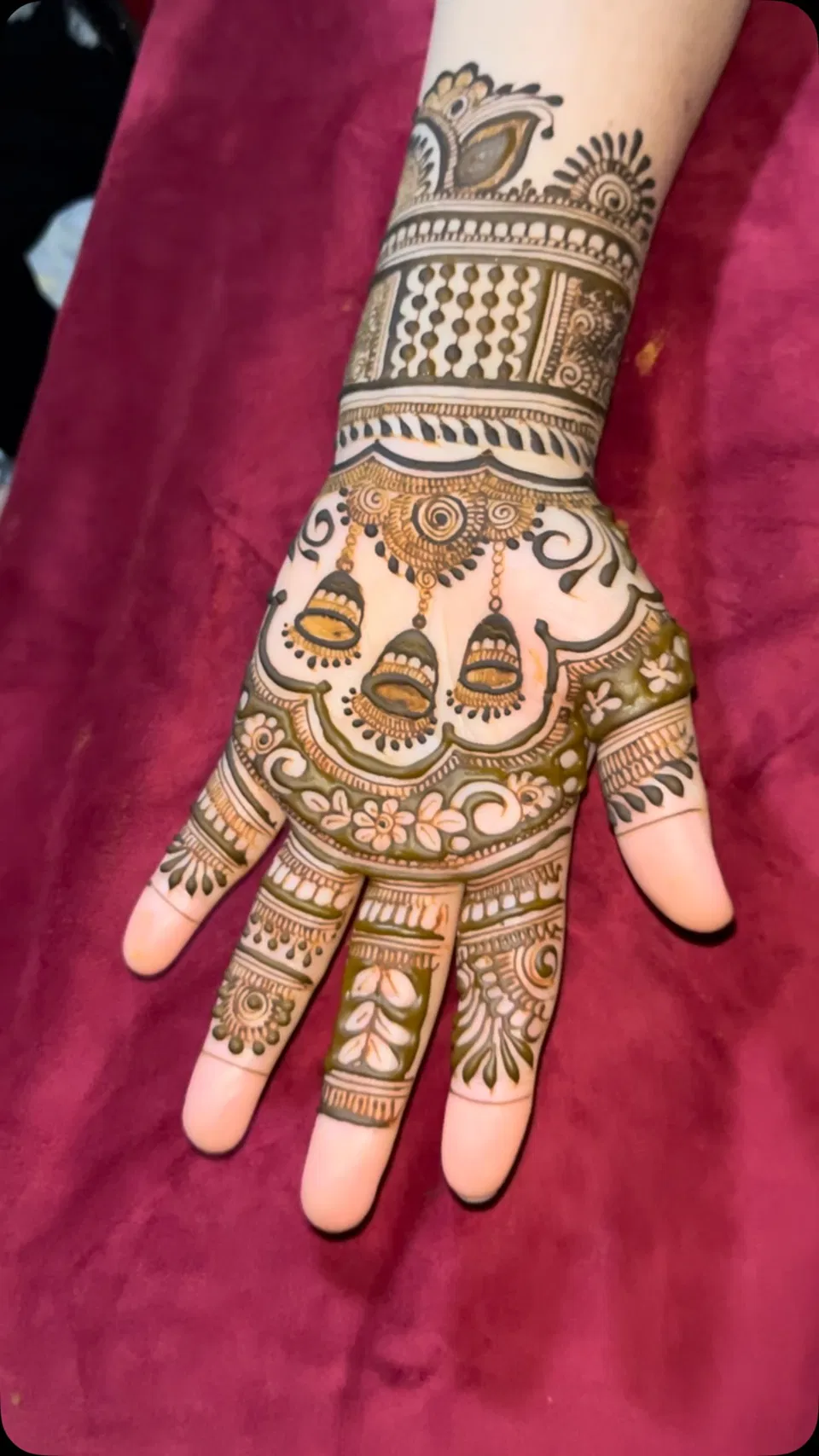 Arabic Simple Front Hand Mehndi Design