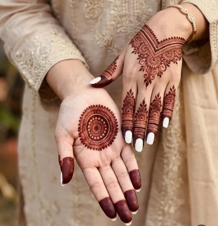 Indian Simple Finger Mehndi Design with Gol Tikki and Jaal (2)
