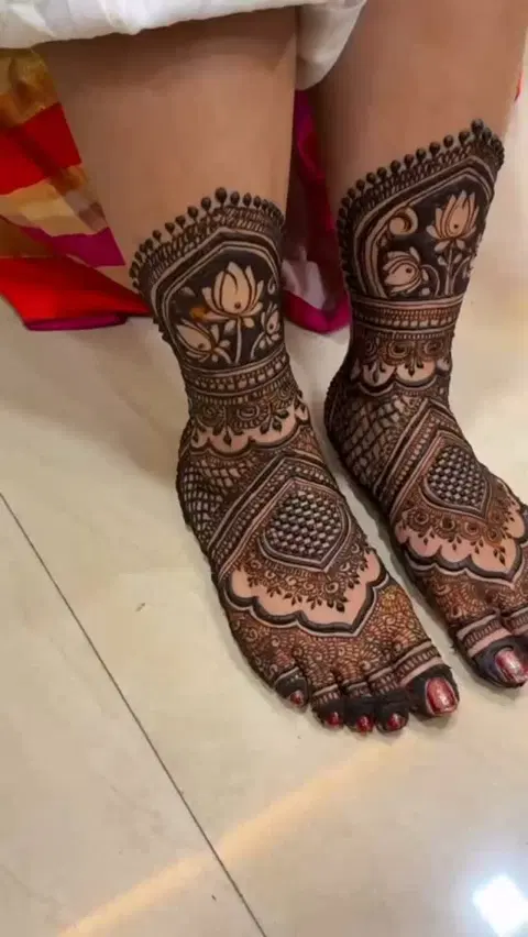bridal back hand mehndi design