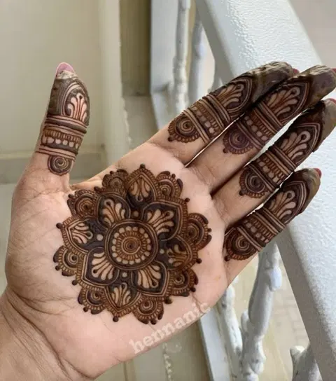 arabic dubai circle finger mehndi design