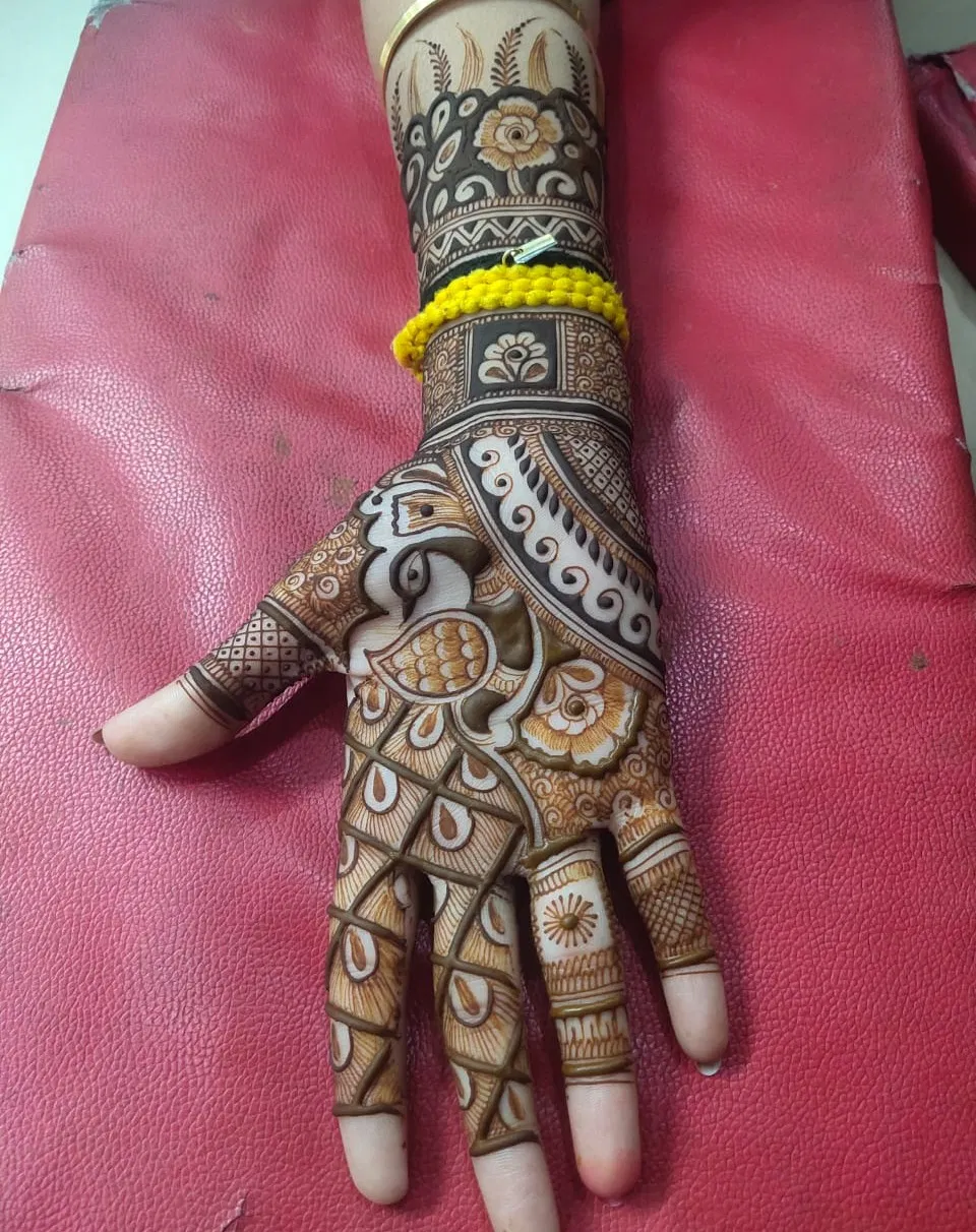 Back Hand Mehndi Design