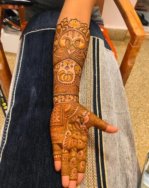 full hand mehndi design
