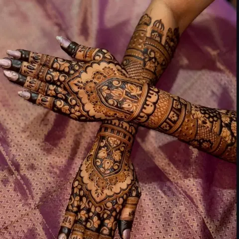 back hand mehndi design