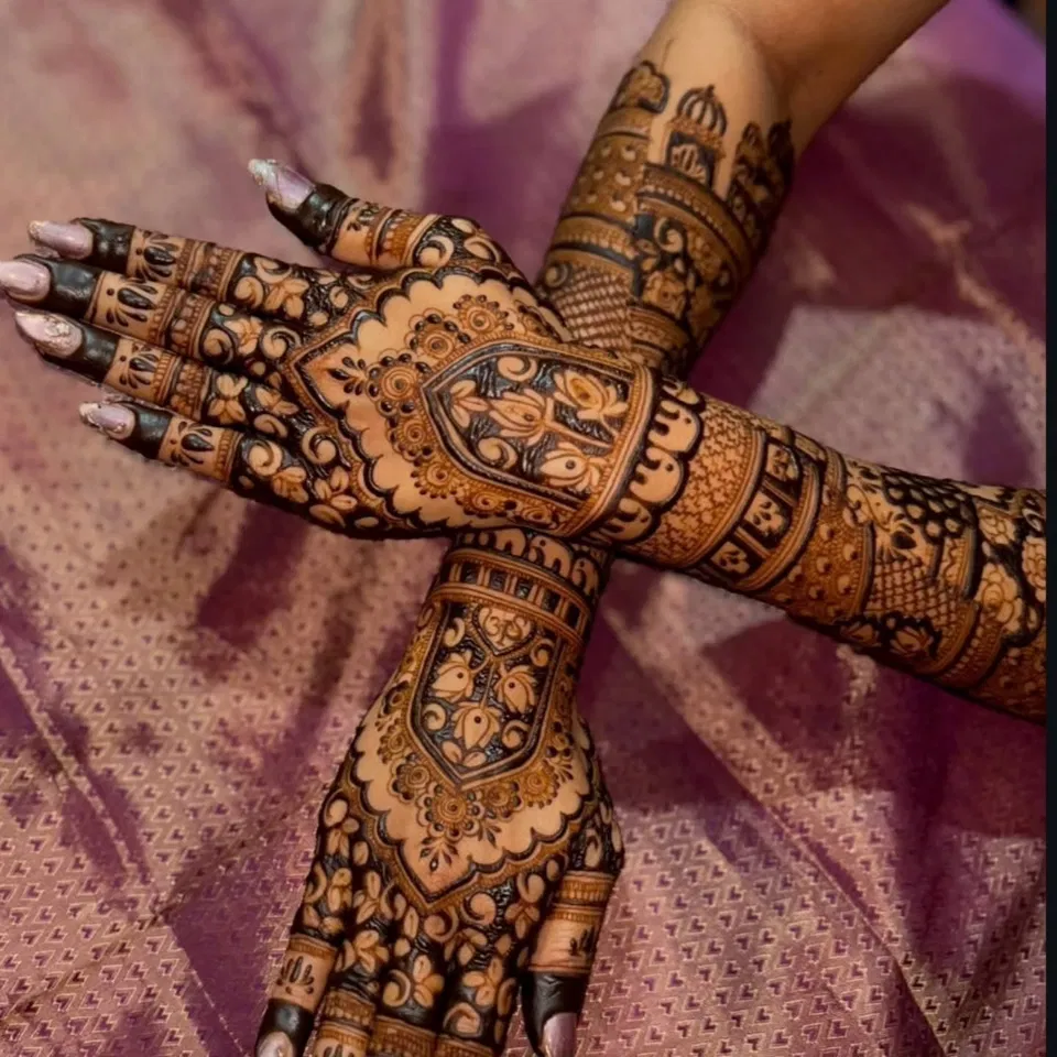 Back Hand Mehndi Design