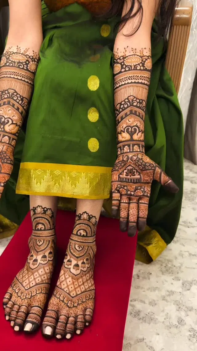 Back Hand Mehndi Design with Jaal