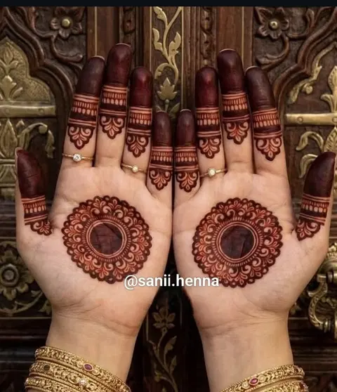 arabic pakistani circle finger mehndi design