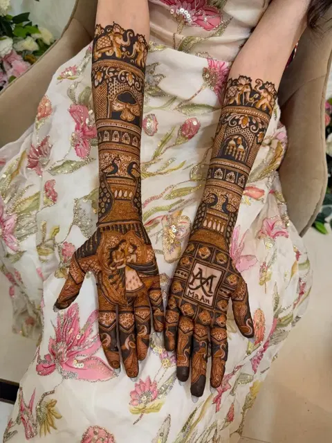 arabic bridal deity finger mehndi design