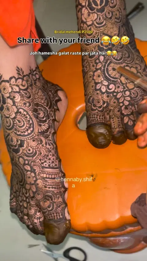 aesthetic front hand mehndi design