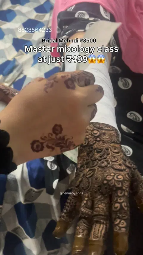 simple back hand mehndi design