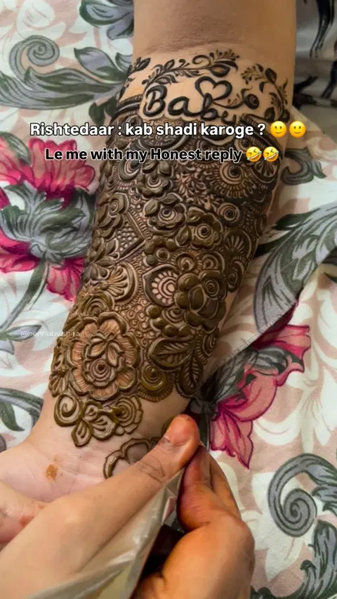 aesthetic front hand mehndi design