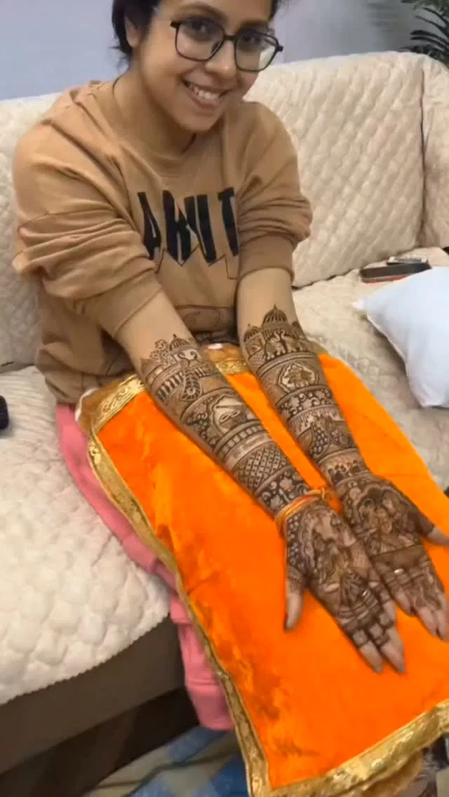 Mehndi Design with Figures