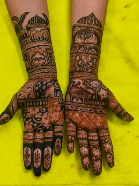 figure mehndi design