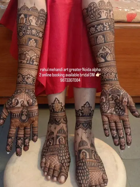 figure front hand mehndi design