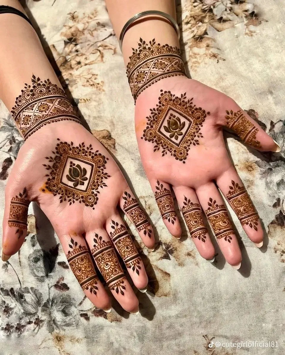 Aesthetic Minimal Front Hand Mehndi Design with Gol Tikki and Jaal for Diwali