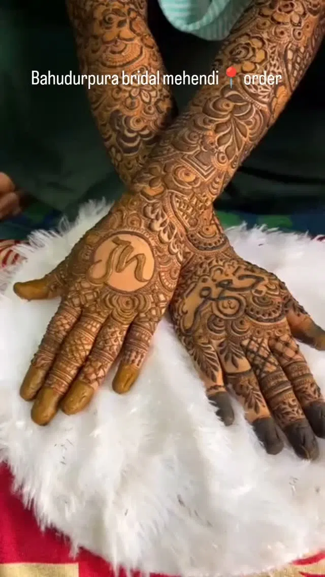 Aesthetic Bridal Mehndi Design with Figures