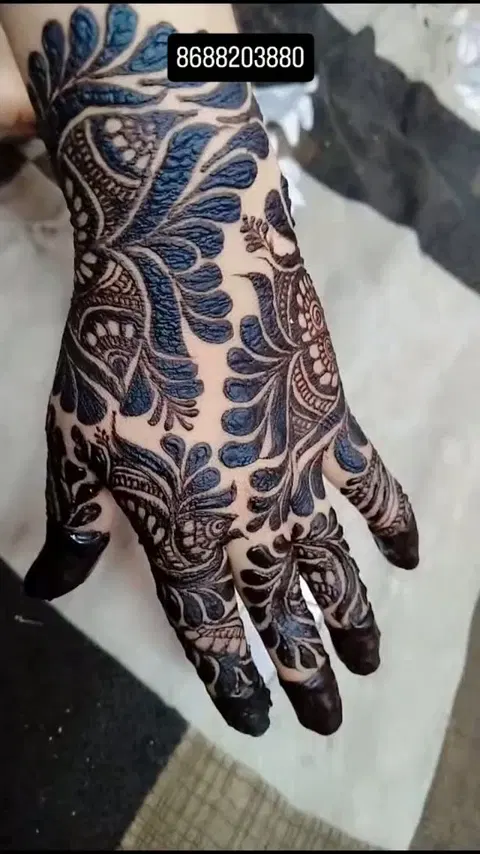 aesthetic back hand mehndi design
