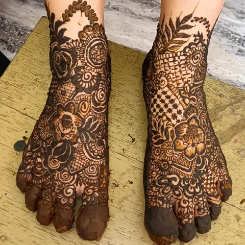 bridal jaal foot mehndi design