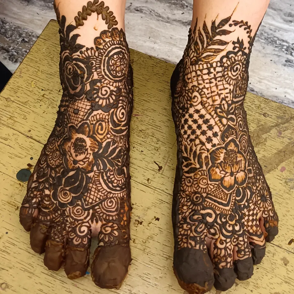 Bridal Foot Mehndi Design with Jaal