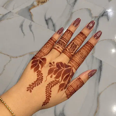 finger mehndi design