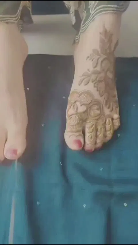 back hand mehndi design