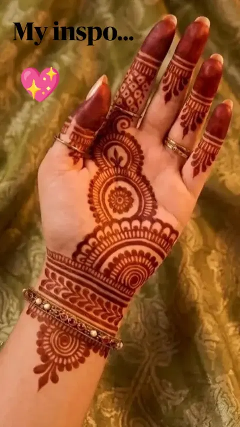 aesthetic arabic finger mehndi design