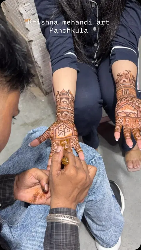 bridal figure front hand mehndi design