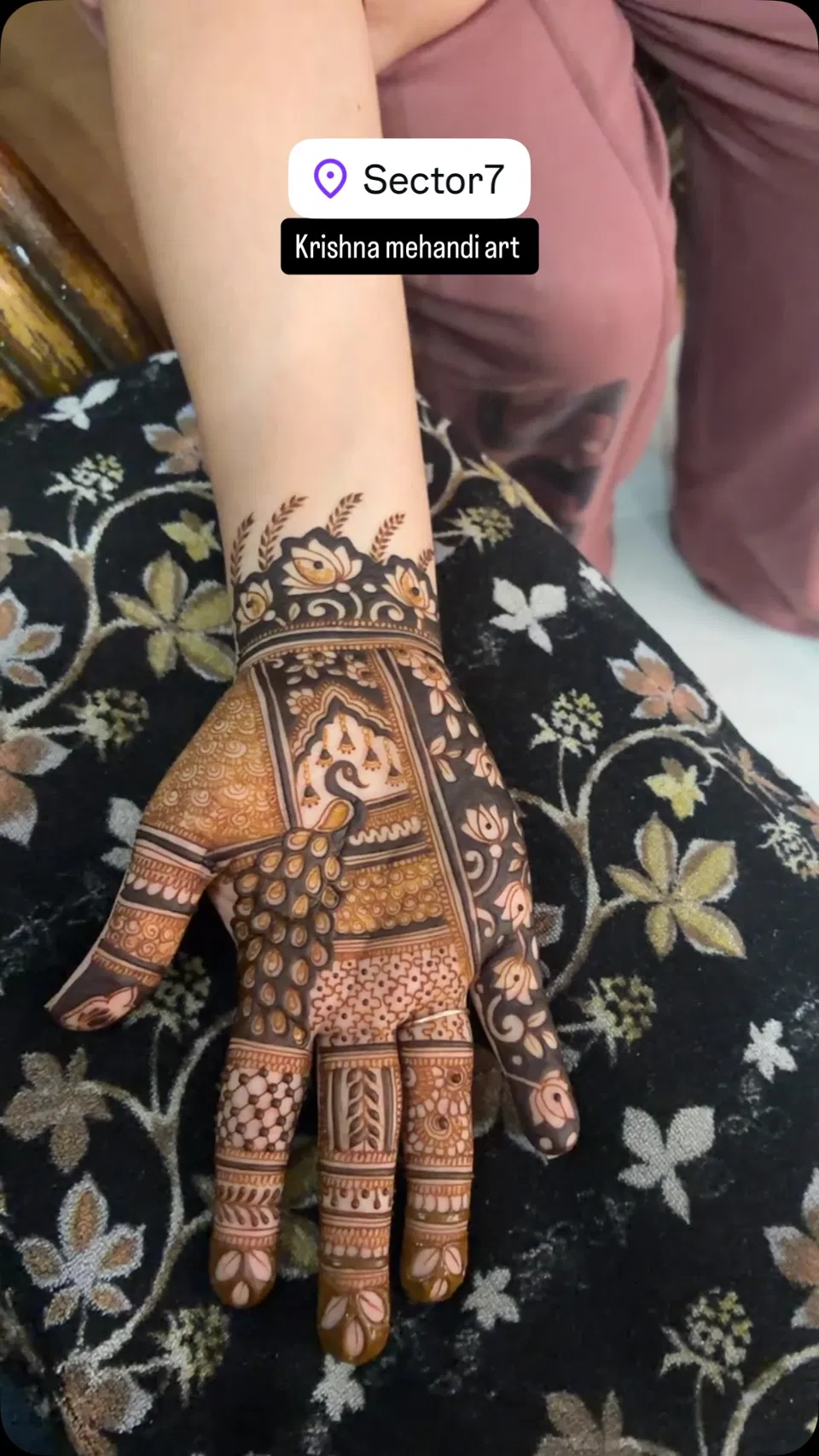 Front Hand Mehndi Design (2)