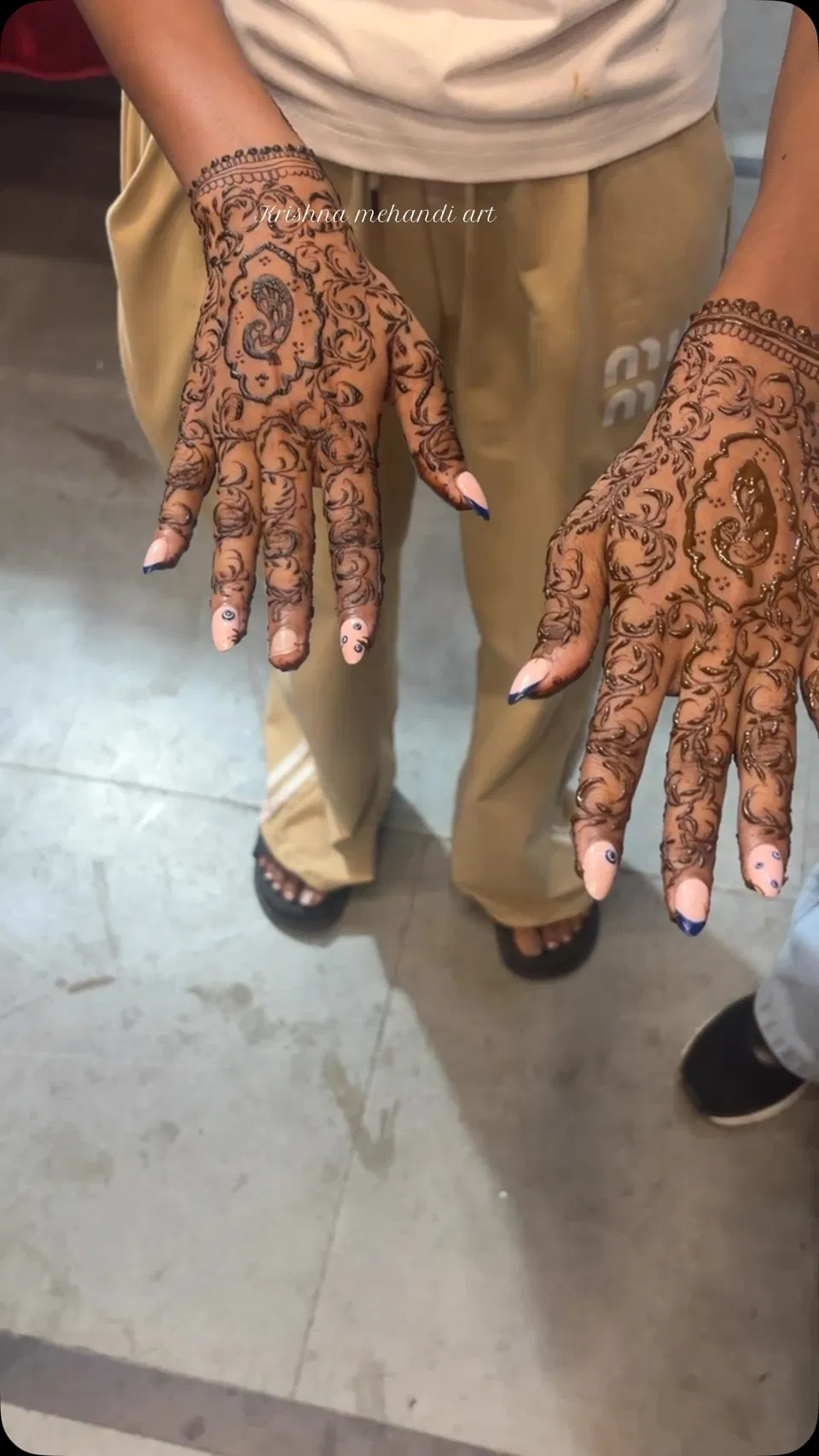 Finger Mehndi Design
