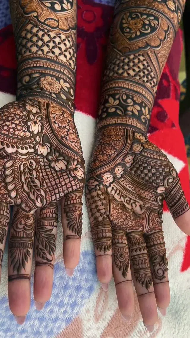 Bridal Back Hand Mehndi Design (2)