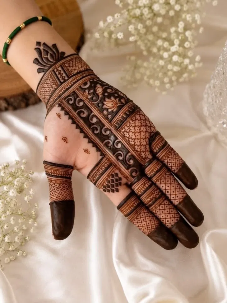 Bridal Front Hand Mehndi Design with Jaal