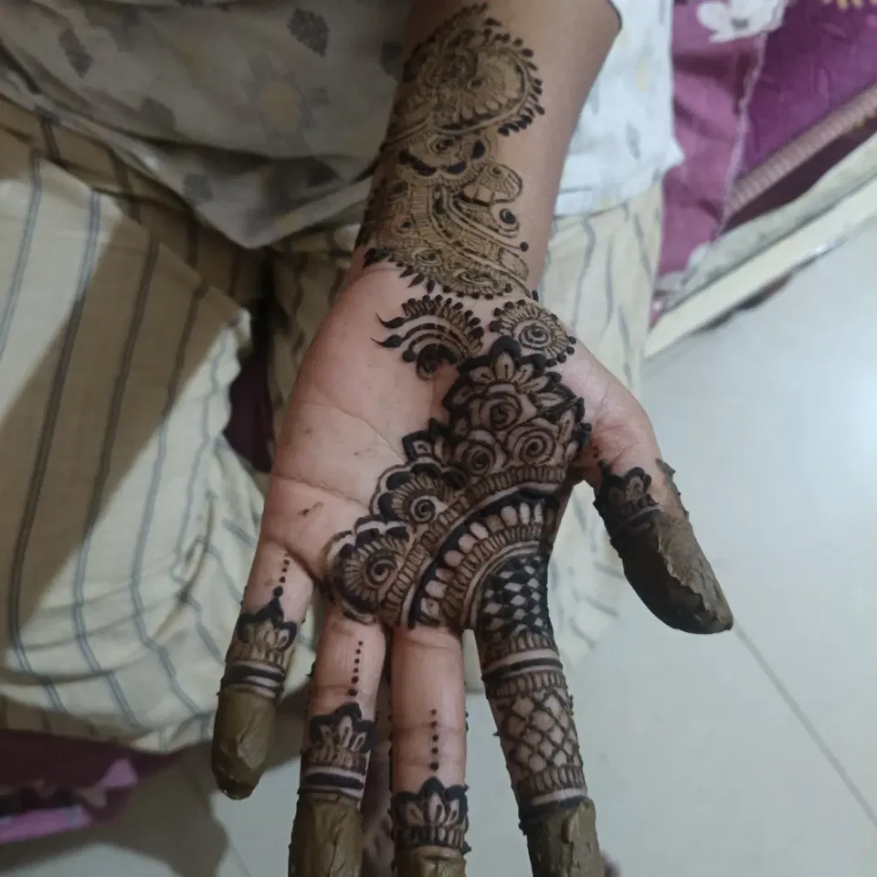 Mehndi Design with Jaal