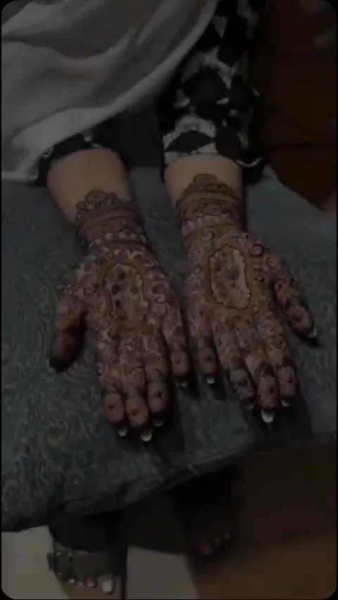 bridal back hand mehndi design