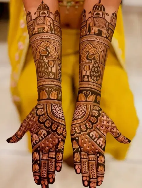 figure back hand mehndi design