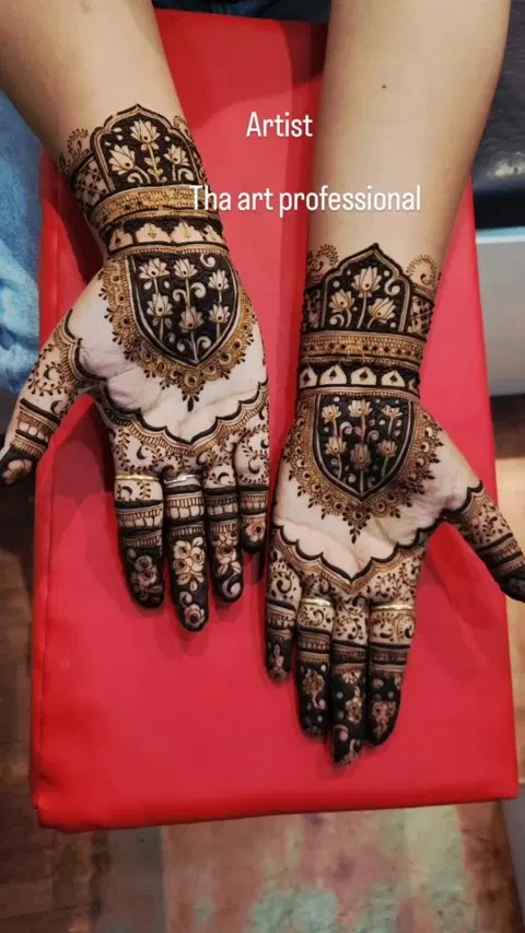 back hand mehndi design