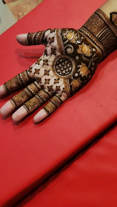 bridal back hand mehndi design