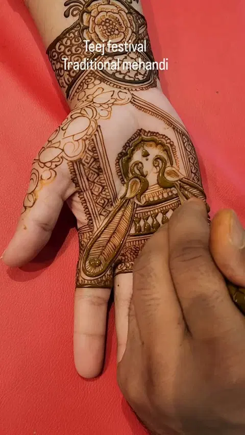 peacock mehndi design