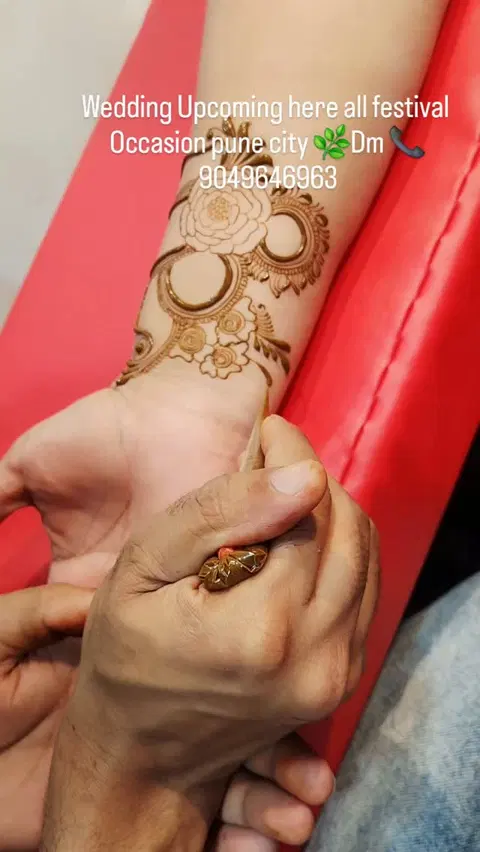 bridal back hand mehndi design