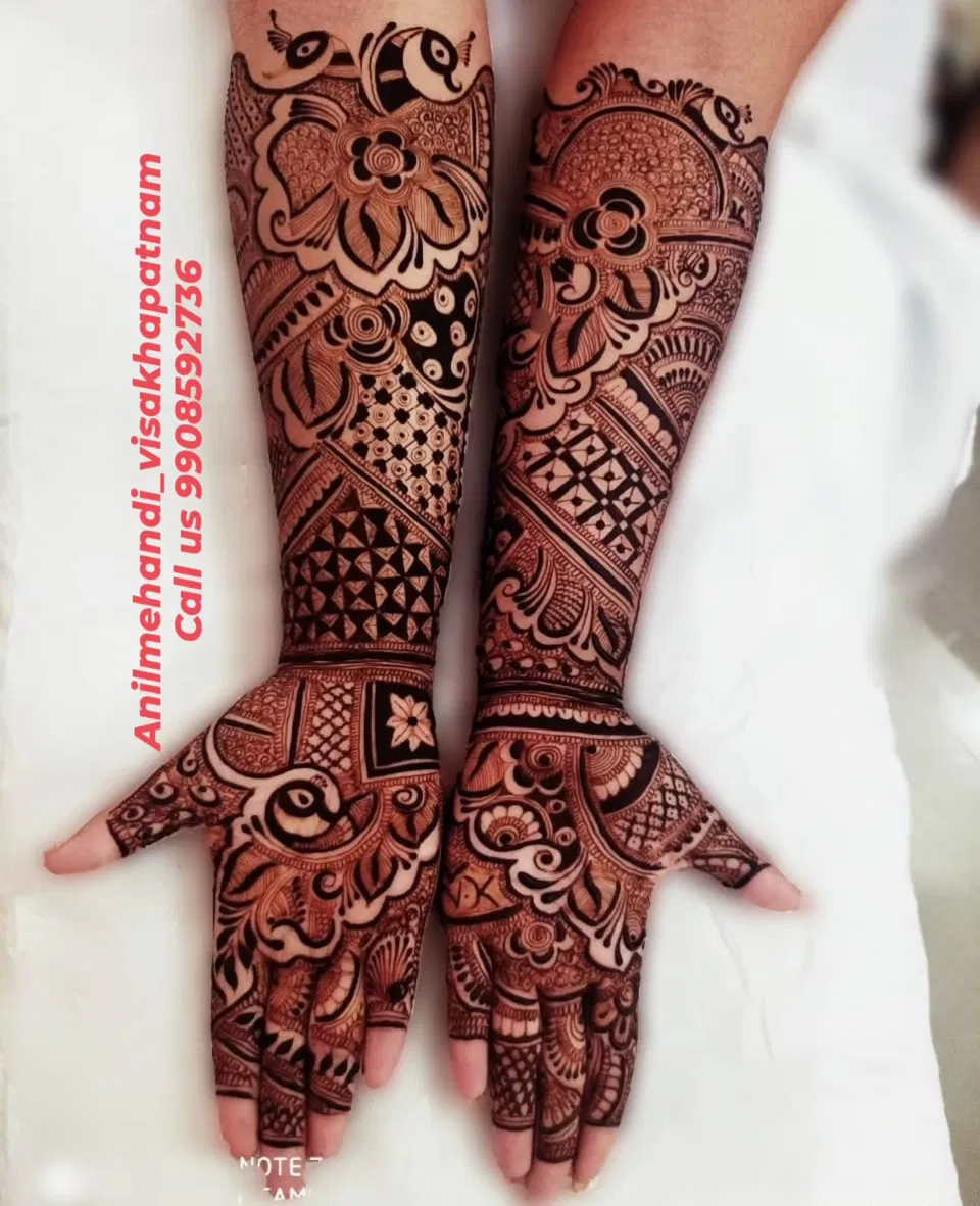 Bridal Back Hand Mehndi Design with Figures (15)