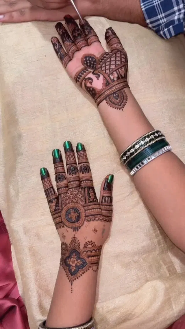 Minimal Front Hand Mehndi Design