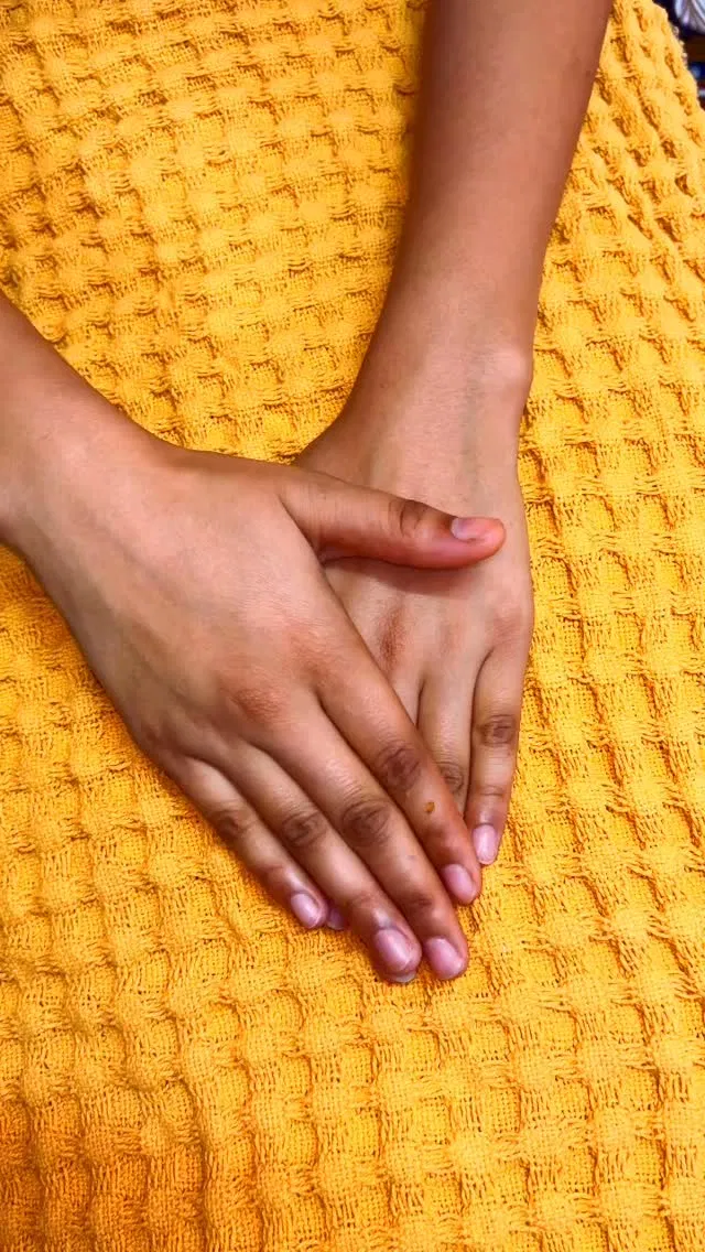 Simple Back Hand Mehndi Design